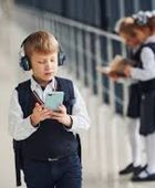 هولندا تفرض حظرًا على استخدام الأطفال لوسائل التواصل