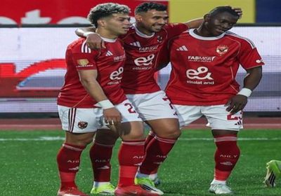 فالنسيا الإسباني يحصل على توقيع نجم الأهلي المصري