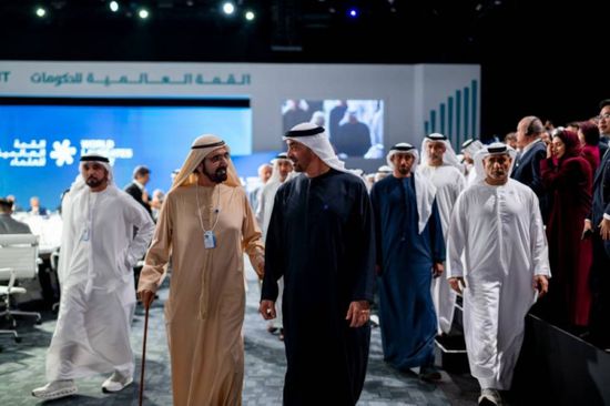 رئيس الإمارات وحاكم دبي يفتتحان القمة العالمية للعلماء