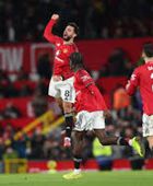 مانشستر يونايتد يواصل انتصاراته بقيادة كاريك بفوز متأخر 3-2 على فولهام