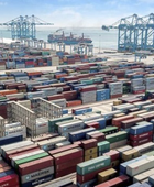 نمو تجارة الإمارات غير النفطية إلى 3.8 تريليون درهم