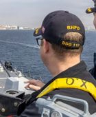 المدمرة الأمريكية ديلبرت دي بلاك تغادر ميناء إيلات