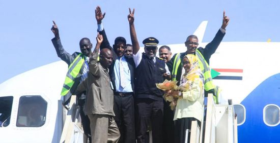 بعد توقف دام لسنوات.. هبوط أول طائرة ركاب في مطار الخرطوم