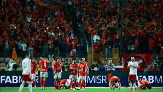 الأهلي وبيراميدز يطاردان صدارة الدوري المصري