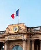 فرنسا تعتمد موازنة 2026