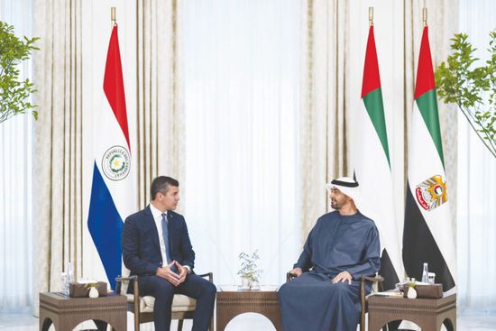 محمد بن زايد ورئيس الباراغواي يبحثان العلاقات المشتركة