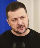 بعد ضربات روسية.. زيلينسكي يعلن تعديلاً في نهج فريقه التفاوضي