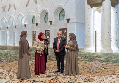 وزير خارجية غواتيمالا يزور جامع الشيخ زايد الكبير في أبوظبي