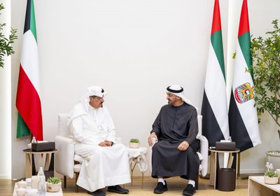 على هامش قمة الحكومات.. محمد بن زايد يلتقي رئيس وزراء الكويت