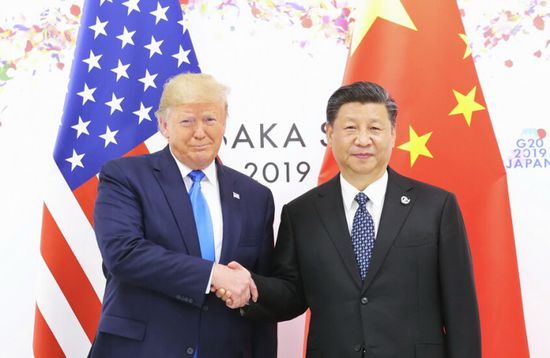 هاتفياً.. الرئيس الصيني يناقش مع نظيره الأمريكي مسألة بيع السلاح لتايوان