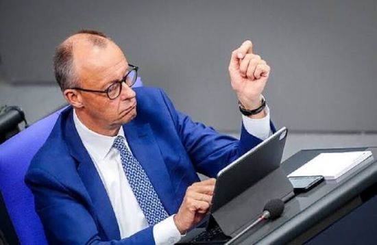 المستشار الألماني يطالب إيران بإنهاء القمع والبرنامج النووي