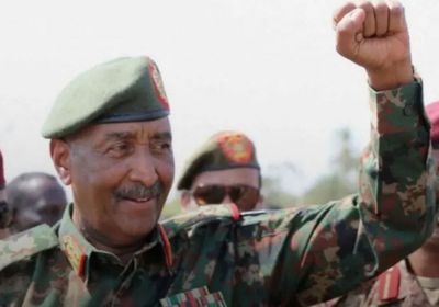 قائد الجيش السوداني: ذاهبون إلى دارفور.. ولا تعايش مع التمرد