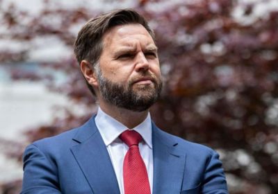 دي فانس يلمح لإمكانية اللجوء للحل العسكري ضد إيران