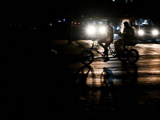 عطل في الشبكة يحرم مناطق واسعة في شرق كوبا من الكهرباء