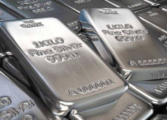أسعار الفضة تهبط بنسبة 16% مع تزايد قوة الدولار