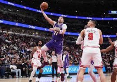 دونتشيتش يتعرض لإصابة في فوز ليكرز على فيلادلفيا بدوري السلة الأمريكي