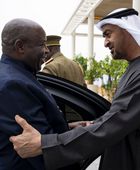 محمد بن زايد يستقبل رئيس بوروندي في قصر الشاطئ