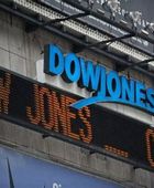 داو جونز يصعد 2.47%