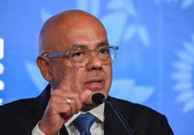 رئيس البرلمان الفنزويلي يتعهد بالإفراج عن السجناء السياسيين