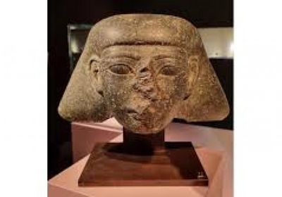 هولندا تعيد تمثالًا عمره 3500 عام إلى مصر