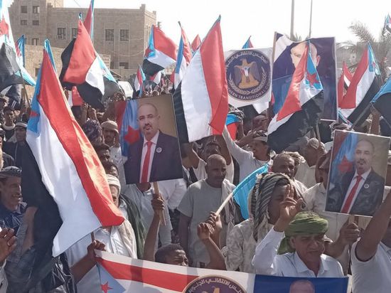 جماهير سقطرى تجدد العهد للرئيس الزُبيدي