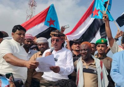 أبناء سقطرى يجددون العهد والولاء للرئيس الزُبيدي