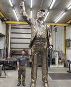 أزمة "العملات المشفرة" تمنع إنجاز تمثال ترامب الذهبي