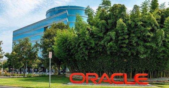 إقبال تاريخي على سندات أوراكل يهدئ مخاوف الديون