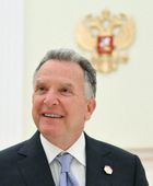 من حاملة الطائرات لينكولن.. ويتكوف: ندافع عن مصالحنا ونردع خصومنا