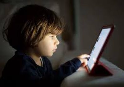 رئيس وزراء التشيك يؤيد حظر وسائل التواصل الاجتماعي للصغار دون 15 عامًا