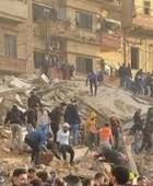 انهيار مبنى سكني في طرابلس بلبنان