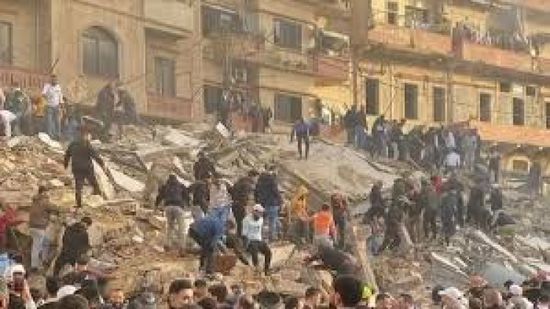 انهيار مبنى سكني في طرابلس بلبنان