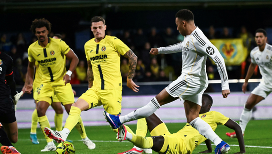 ريال مدريد يتخطى عقبة فالنسيا بثنائية