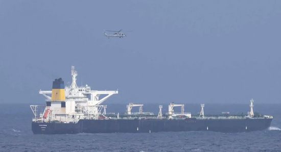 بعد انتهاكها الحظر.. القوات الأمريكية تحتجز ناقلة نفط في الكاريبي