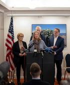 لإعادة بناء الثقة.. وفد من الشيوخ الأمريكي يزور جرينلاند