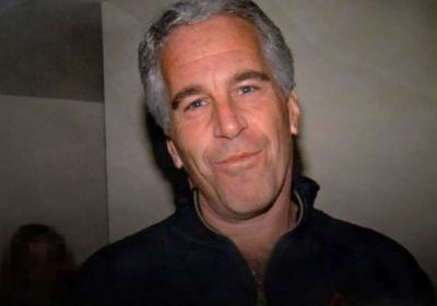 لقطات جديدة تعيد الجدل حول وفاة جيفري إبستين داخل زنزانته