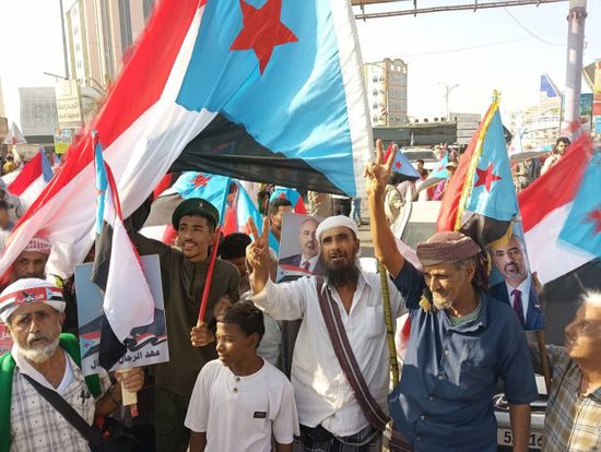 انطلاق مسيرة جماهيرية في عدن تضامنا مع أبناء وادي حضرموت