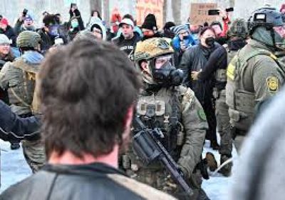 اندلاع احتجاجات عنيفة في ألبانيا بسبب مزاعم فساد حكومي