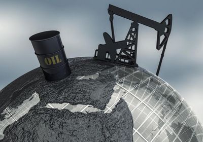 تباين أسعار النفط وسط ترقب لبيانات المخزونات الأمريكية