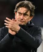 توتنهام يقيل مدربه فرانك لتراجع النتائج