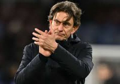 توتنهام يقيل مدربه فرانك لتراجع النتائج