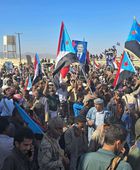 رغم الاعتداء.. متظاهرو شبوة يواصلون إحياء فعالية "يوم الشهيد"