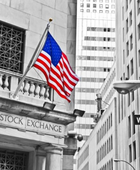 سيولة تاريخية في "وول ستريت": التداول اليومي يتجاوز التريليون دولار