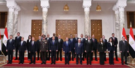 بعد أدائهم اليمين الدستورية.. السيسي يعقد اجتماعاً مع الوزراء الجدد