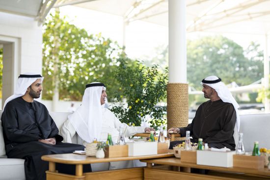 رئيس الإمارات يستقبل حاكم رأس الخيمة وولي عهده في قصر الشاطئ