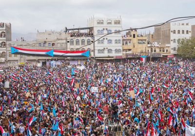 بوصلة النضال لا تنحرف.. شعب الجنوب يجدد العهد والاصطفاف خلف قيادته