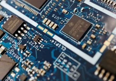مبيعات الرقائق العالمية تقترب من حاجز التريليون دولار