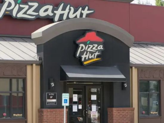 "يام براندز" تستعد لإغلاق 250 فرعاً لـ "بيتزا هت"