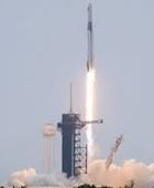 سبيس إكس تطلق طاقمًا إلى محطة الفضاء الدولية