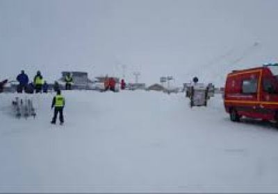 مقتل 3 متزلجين في انهيار جليدي بمنتجع في فرنسا